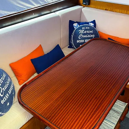 Botel In A Yacht - Algarve