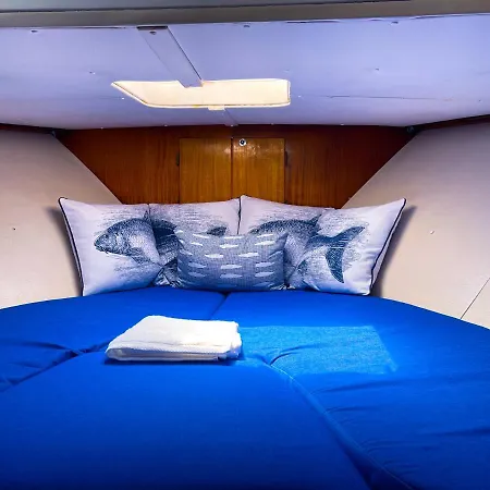 Botel In A Yacht - Algarve *