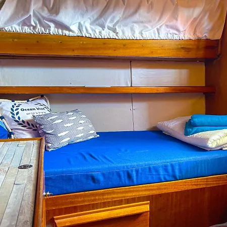 In A Yacht - Algarve Botel Albufeira