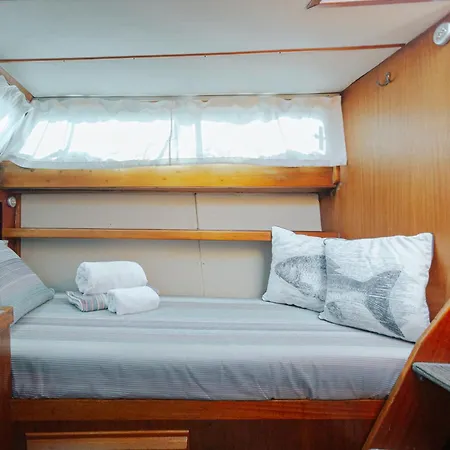 Botel In A Yacht - Algarve