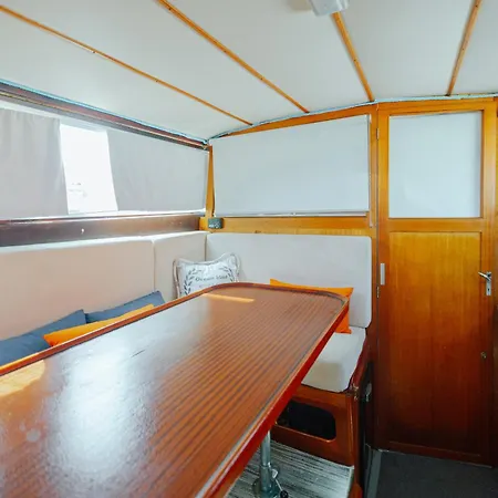 In A Yacht - Algarve Botel Albufeira