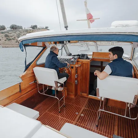 Botel In A Yacht - Algarve *