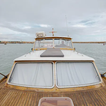 Botel In A Yacht - Algarve Albufeira