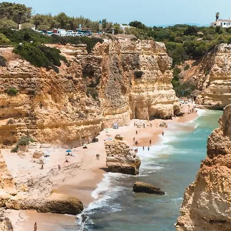 In A Yacht - Algarve * البوفيرا