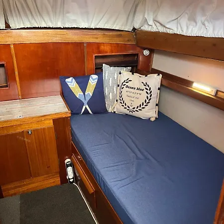 In A Yacht - Algarve بوتيل *