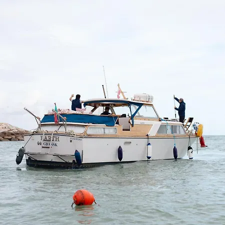 In A Yacht - Algarve بوتيل *