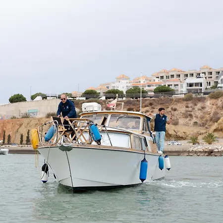 In A Yacht - Algarve بوتيل