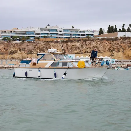 Ботель In A Yacht - Algarve Албуфейра